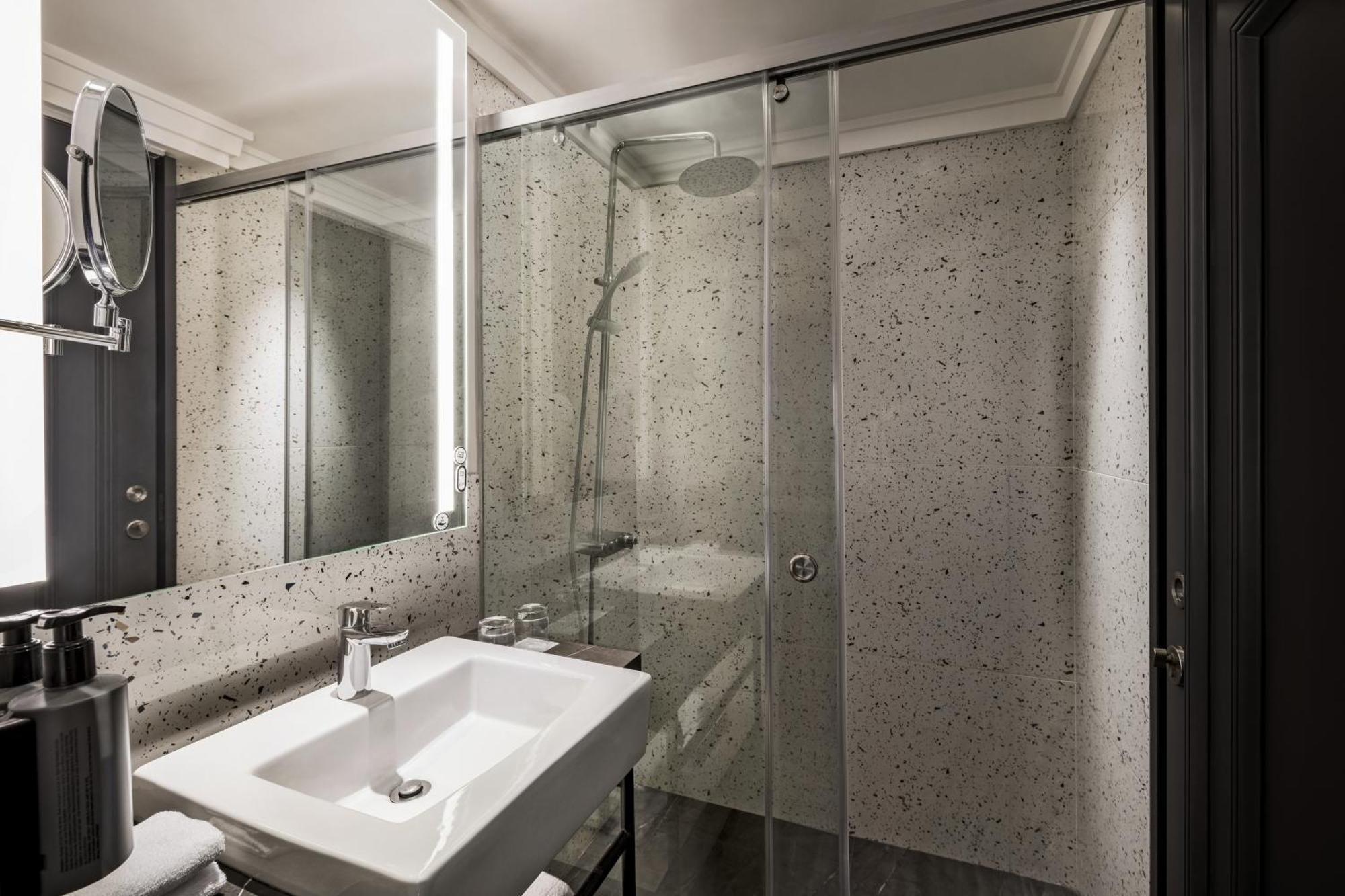 Ramada Encore By Wyndham Indore Nipania Exterior photo